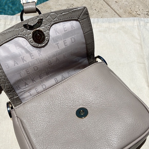 Ted Baker Loop & Tab Grainy Mini
Crossbody- Beige - Picture 5 of 7